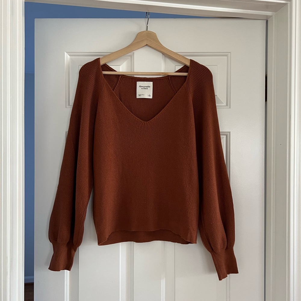 Abercrombie & Fitch puff sleeve sweater (orange spice) L